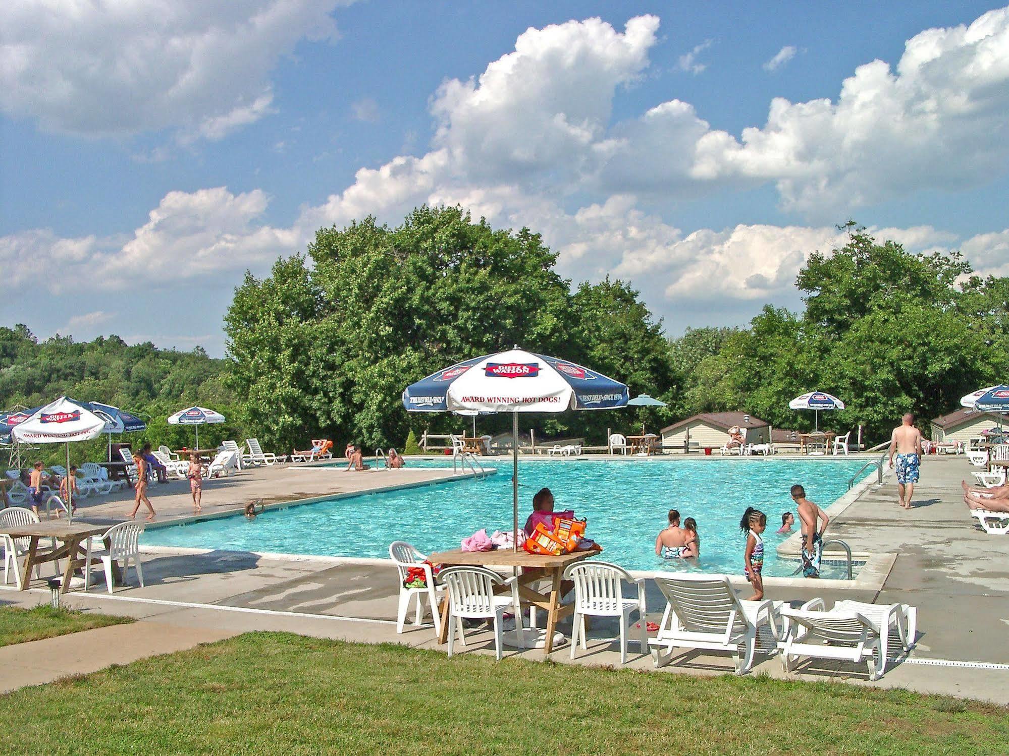 Circle M Rv & Camping Resort - Caravan Park Millersville Esterno foto
