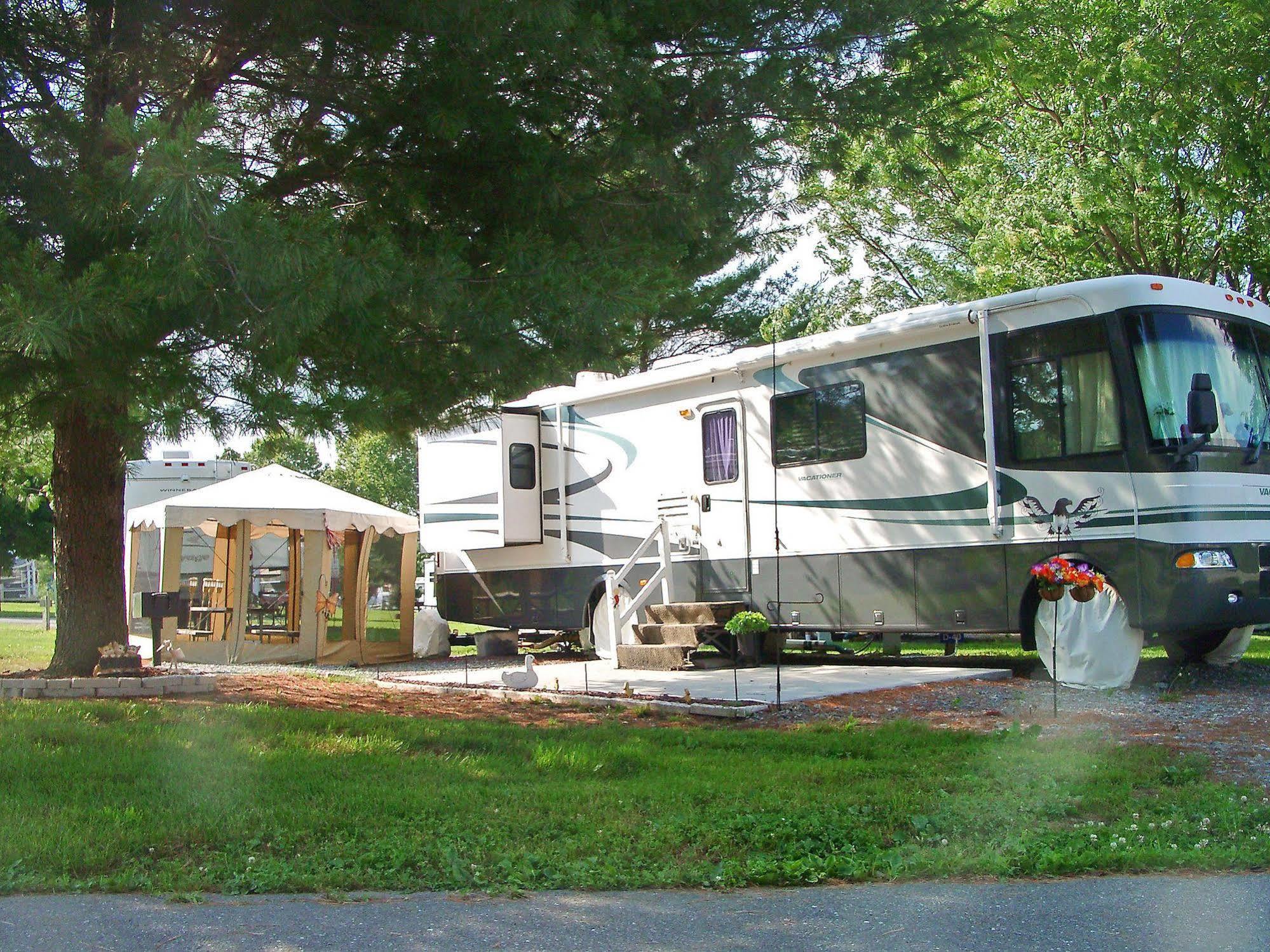 Circle M Rv & Camping Resort - Caravan Park Millersville Esterno foto